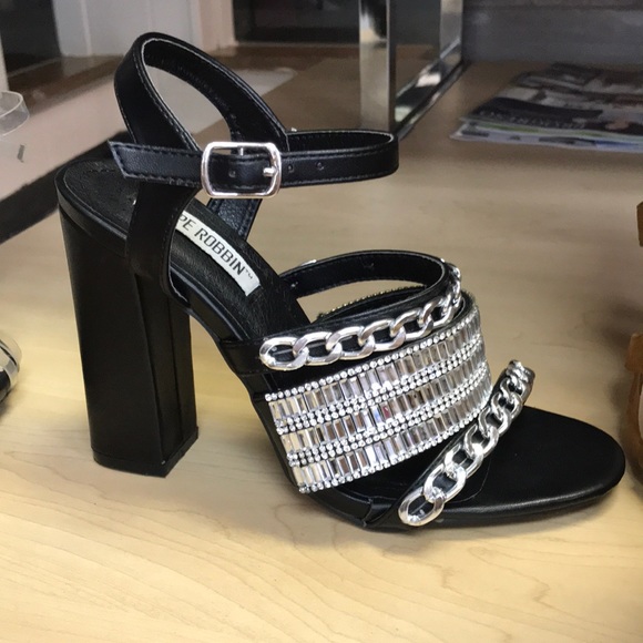 Black Heels - Picture 3 of 7